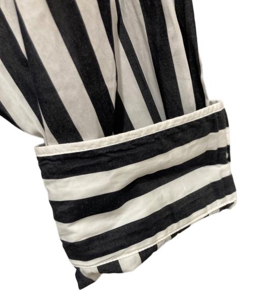 COMME des GARCONS HOMME PLUS（コムデギャルソンオムプリュス）COMME des GARCONS HOMME PLUS (コムデギャルソンオムプリュス) アシンメトリックヘムストライプシャツ グレー×ホワイト サイズ:Lの古着・服飾アイテム