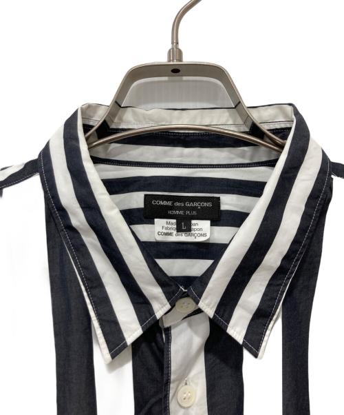COMME des GARCONS HOMME PLUS（コムデギャルソンオムプリュス）COMME des GARCONS HOMME PLUS (コムデギャルソンオムプリュス) アシンメトリックヘムストライプシャツ グレー×ホワイト サイズ:Lの古着・服飾アイテム