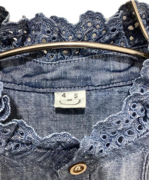 45R（フォーティファイブ・アール）45R (フォーティファイブ・アール) 綿麻瑠璃ダンガリーのカットワークフリルシャツ（重） インディゴ サイズ:3の古着・服飾アイテム