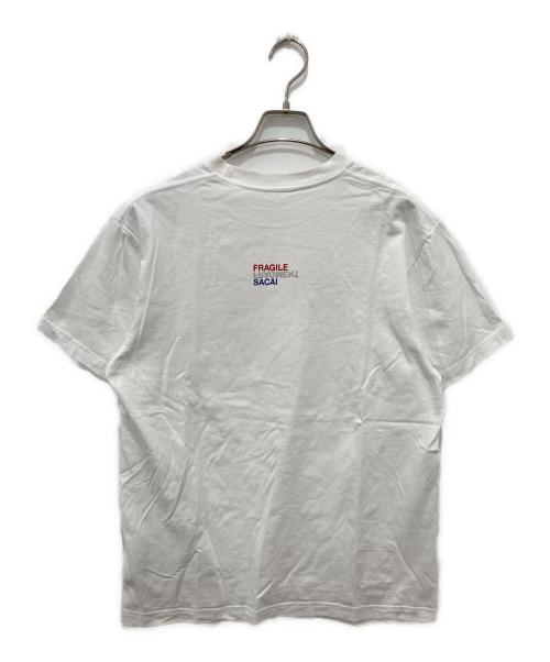 sacai（サカイ）sacai (サカイ) FRAGMENT DESIGN (フラグメントデザイン) FRAGIL T SHIRT ホワイト サイズ:SIZE2の古着・服飾アイテム