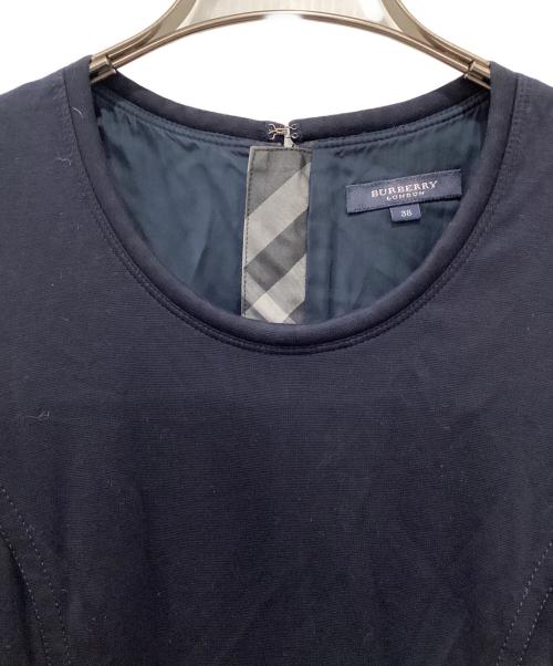 BURBERRY LONDON（バーバリーロンドン）BURBERRY LONDON (バーバリーロンドン) 半袖ワンピース/プリーツトレンチワンピース ネイビー サイズ:38の古着・服飾アイテム