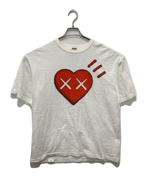 HUMAN MADE（ヒューマンメイド）HUMAN MADE (ヒューマンメイド) KAWS (カウズ) ハートTシャツ ホワイト サイズ:2XLの古着・服飾アイテム