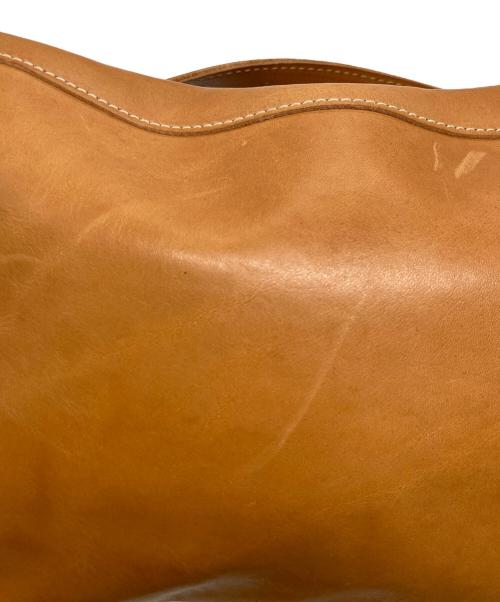 IL BISONTE（イル ビゾンテ）IL BISONTE (イル ビゾンテ) クロスボディーバッグ ベージュの古着・服飾アイテム