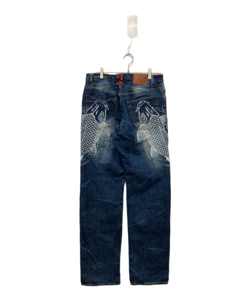 絡繰魂（カラクリタマシイ）絡繰魂 (カラクリダマシイ) 波と鯉刺繍デニムパンツ インディゴ サイズ:34の古着・服飾アイテム