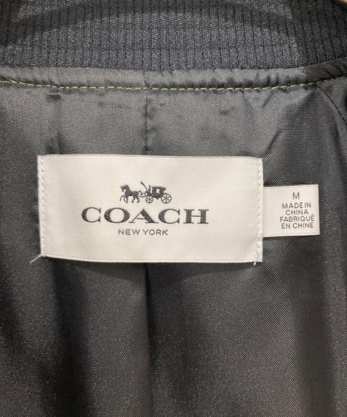 COACH（コーチ）COACH (コーチ) 稲妻刺繍スタジャン カーキ サイズ:Mの古着・服飾アイテム