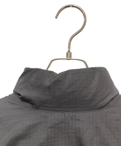 NIKE（ナイキ）NIKE (ナイキ) リバーシブルダウンジャケット オリーブ×グレー サイズ:Lの古着・服飾アイテム