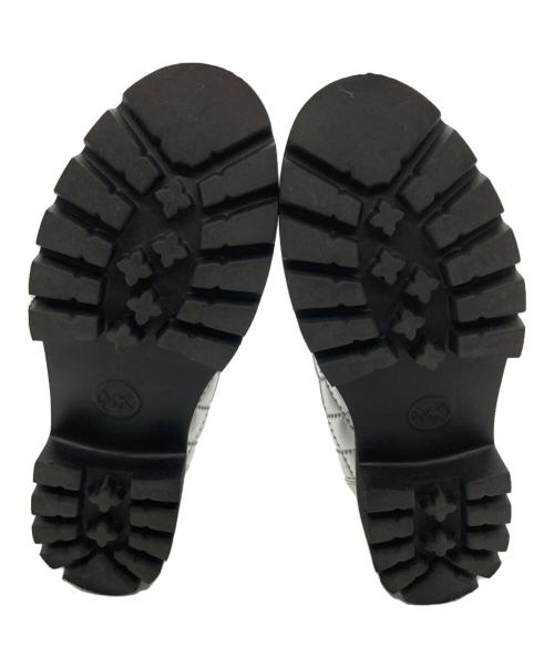 MICHAEL KORS（マイケル・コース）MICHAEL KORS (マイケル・コース) スタッズメタリックローファー シルバー サイズ:5Mの古着・服飾アイテム