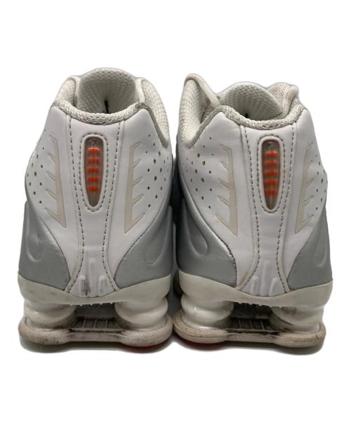NIKE（ナイキ）NIKE (ナイキ) SHOX R4/ショックス R4 ホワイト サイズ:25.5cmの古着・服飾アイテム