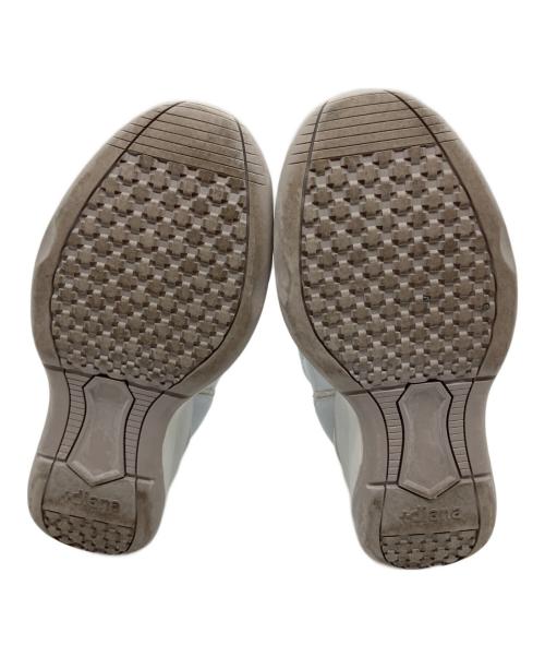 +DIANA（プラスダイアナ）+DIANA (プラスダイアナ) インヒールスニーカー ホワイト サイズ:22.5ｃｍの古着・服飾アイテム