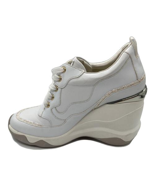 +DIANA（プラスダイアナ）+DIANA (プラスダイアナ) インヒールスニーカー ホワイト サイズ:22.5ｃｍの古着・服飾アイテム