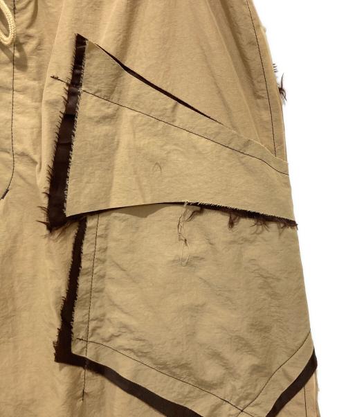 sulvam（サルバム）sulvam (サルバム) ナイロンデザインパンツ ベージュ サイズ:Mの古着・服飾アイテム