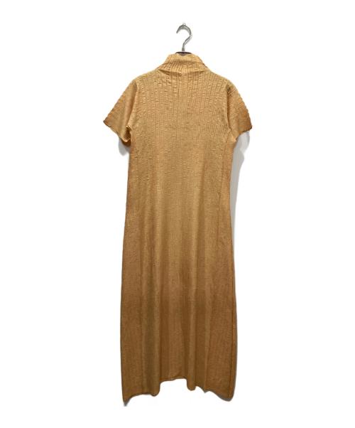 ISSEY MIYAKE（イッセイミヤケ）ISSEY MIYAKE (イッセイミヤケ) プリーツ加工半袖ワンピース イエロー サイズ:1の古着・服飾アイテム