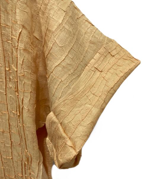 ISSEY MIYAKE（イッセイミヤケ）ISSEY MIYAKE (イッセイミヤケ) プリーツ加工半袖ワンピース イエロー サイズ:1の古着・服飾アイテム
