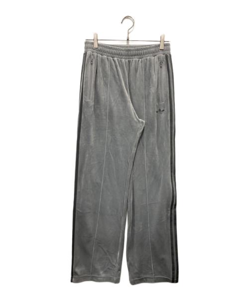 adidas（アディダス）adidas (アディダス) ベロア トラックパンツ グレー サイズ:Mの古着・服飾アイテム