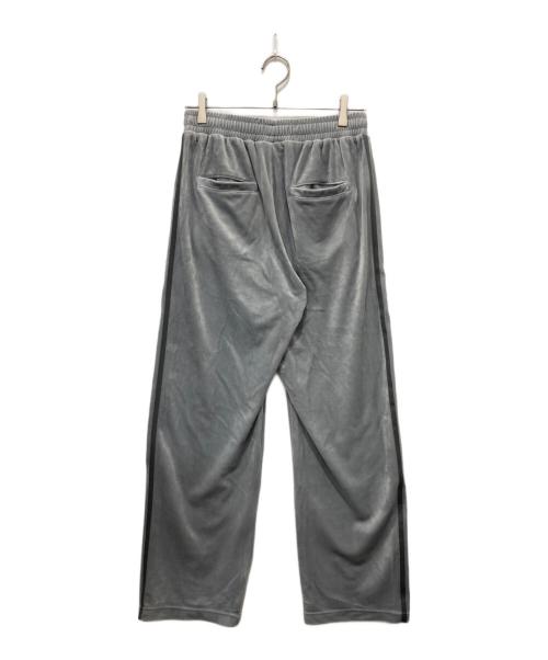 adidas（アディダス）adidas (アディダス) ベロア トラックパンツ グレー サイズ:Mの古着・服飾アイテム