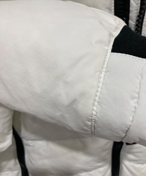 CANADA GOOSE（カナダグース）CANADA GOOSE (カナダグース) UPDATED HYBRIDGE BASE ホワイト サイズ:Sの古着・服飾アイテム