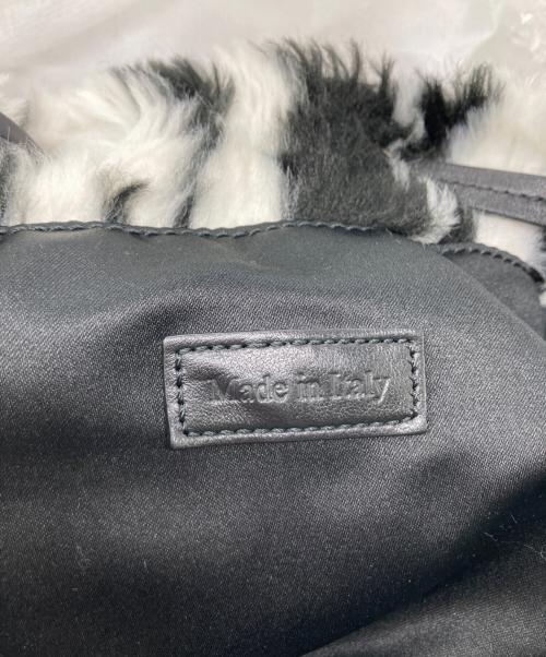 MOSCHINO（モスキーノ）MOSCHINO (モスキーノ) ゼブラ柄ファーリュック ホワイト×ブラックの古着・服飾アイテム