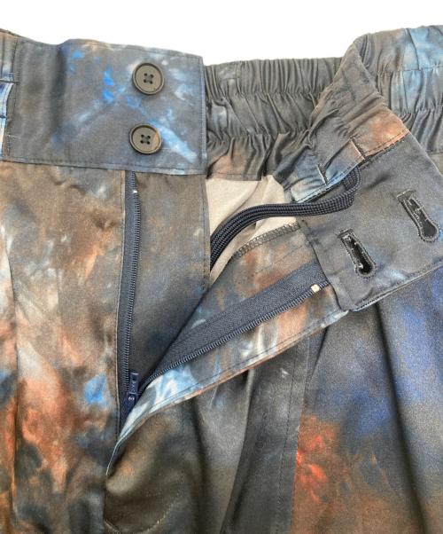 SUBLATIONS（サブレーションズ）SUBLATIONS (サブレーションズ) グラフィックプリントイージーパンツ ブルー サイズ:1の古着・服飾アイテム