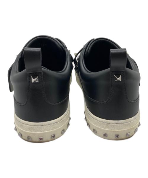 VALENTINO（ヴァレンティノ）VALENTINO (ヴァレンティノ) ロックスタッズ レザーベルト スニーカー ブラック サイズ:40の古着・服飾アイテム