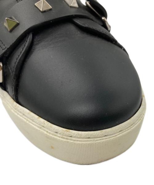 VALENTINO（ヴァレンティノ）VALENTINO (ヴァレンティノ) ロックスタッズ レザーベルト スニーカー ブラック サイズ:40の古着・服飾アイテム