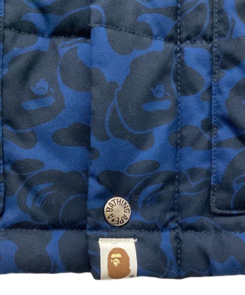 A BATHING APE（アベイシングエイプ）A BATHING APE (ア ベイシング エイプ) ダウンベスト ブルー サイズ:Mの古着・服飾アイテム