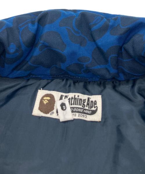 A BATHING APE（アベイシングエイプ）A BATHING APE (ア ベイシング エイプ) ダウンベスト ブルー サイズ:Mの古着・服飾アイテム