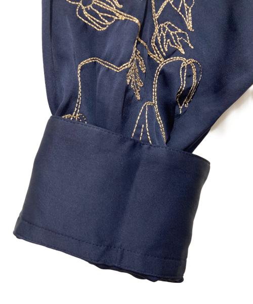FIT MIHARA YASUHIRO（フィット ミハラヤスヒロ）FIT MIHARA YASUHIRO (フィット ミハラヤスヒロ) 刺繍ロングシャツ ネイビー サイズ:48の古着・服飾アイテム