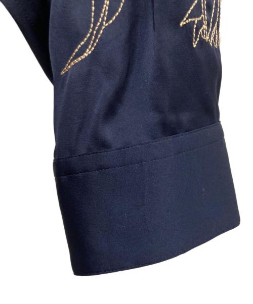 FIT MIHARA YASUHIRO（フィット ミハラヤスヒロ）FIT MIHARA YASUHIRO (フィット ミハラヤスヒロ) 刺繍ロングシャツ ネイビー サイズ:48の古着・服飾アイテム