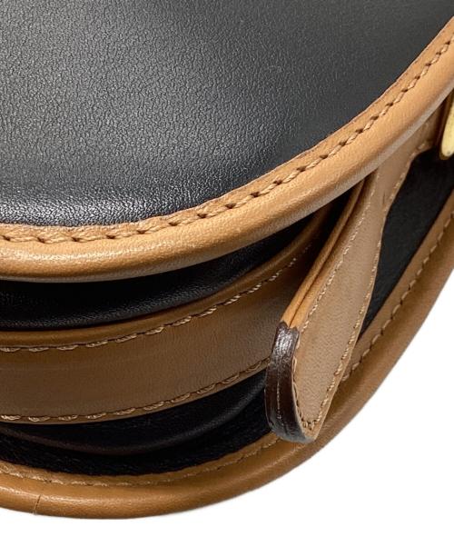 CELINE（セリーヌ）CELINE (セリーヌ) トリオンフロゴショルダーバッグ ブラック×ブラウンの古着・服飾アイテム