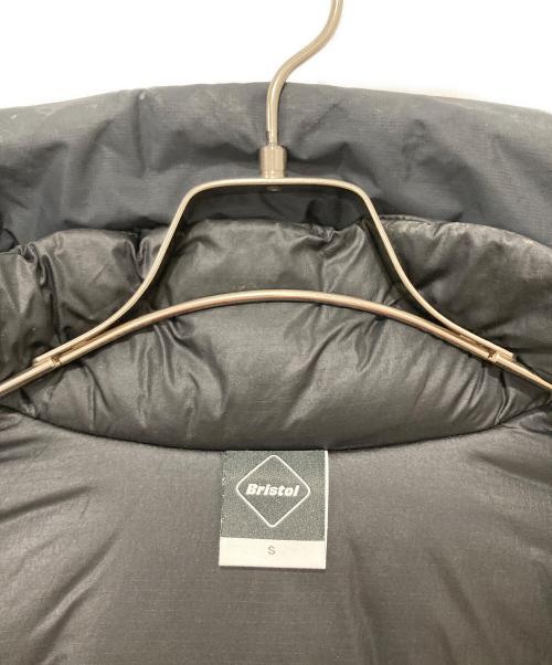 F.C.R.B.（エフシーレアルブリストル）F.C.R.B. (エフシーレアルブリストル) TOUR PADDED PARKA ブラック サイズ:Sの古着・服飾アイテム