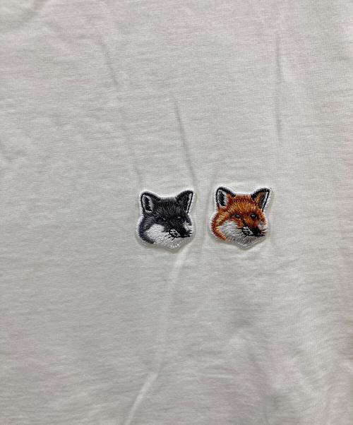 maison kitsune（メゾンキツネ）maison kitsune (メゾンキツネ) ダブルフォックスヘッド パッチ クラシック Tシャツ ホワイト サイズ:Mの古着・服飾アイテム