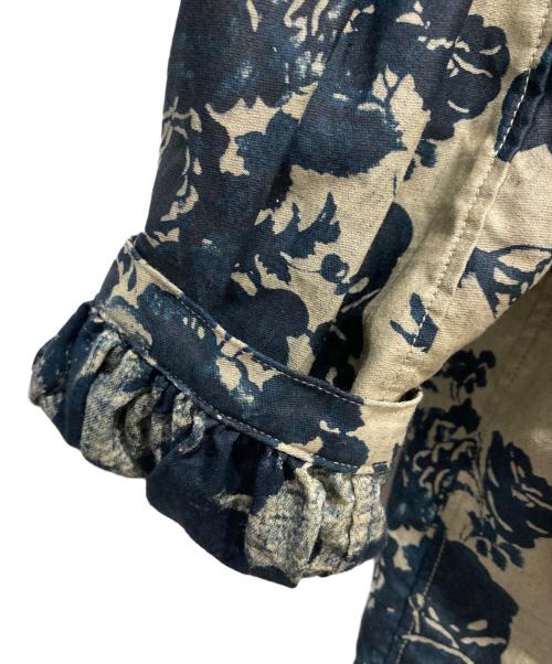 45R（フォーティファイブ・アール）45R (フォーティファイブ・アール) インディゴ抜染ローズプリントのスモックドレス ベージュ サイズ:Freeの古着・服飾アイテム