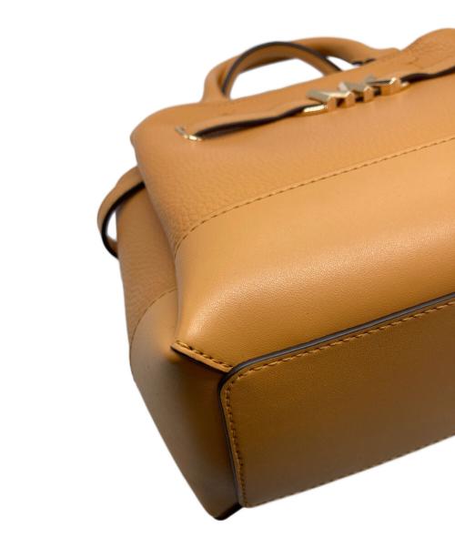 MICHAEL KORS（マイケル・コース）MICHAEL KORS (マイケル・コース) 2WAYショルダーバッグ / REED SM CZ BELTED STCHL LEAHTER / ベルト付きスティッチレザー サイズ:実寸サイズをご参照くださいの古着・服飾アイテム