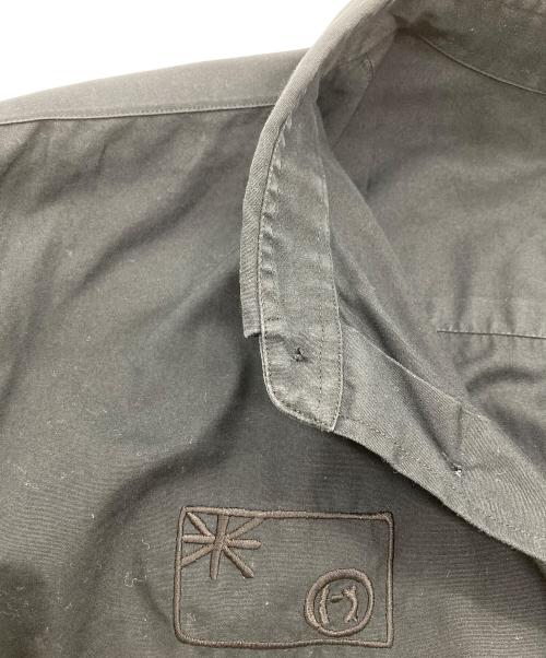 COMME des GARCONS HOMME PLUS（コムデギャルソンオムプリュス）COMME des GARCONS HOMME PLUS (コムデギャルソンオムプリュス) 刺繍長袖シャツ ブラック サイズ:XSの古着・服飾アイテム