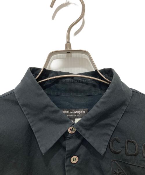 COMME des GARCONS HOMME PLUS（コムデギャルソンオムプリュス）COMME des GARCONS HOMME PLUS (コムデギャルソンオムプリュス) 刺繍長袖シャツ ブラック サイズ:XSの古着・服飾アイテム