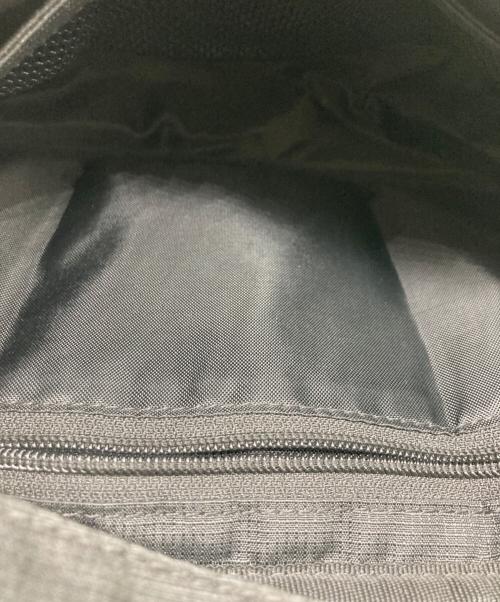 GROUND Y（グラウンドワイ）GROUND Y New Era (ニューエラ) LOGO LEATHER PATCH EXPLORER WAIST BAG / ロゴ レザー パッチ エクスプローラー ウエスト バッグ ブラック サイズ:実寸サイズをご参照くださいの古着・服飾アイテム