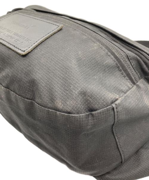 GROUND Y（グラウンドワイ）GROUND Y New Era (ニューエラ) LOGO LEATHER PATCH EXPLORER WAIST BAG / ロゴ レザー パッチ エクスプローラー ウエスト バッグ ブラック サイズ:実寸サイズをご参照くださいの古着・服飾アイテム