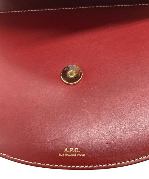 A.P.C.（アーペーセー）A.P.C. (アーペーセー) レザーショルダーバッグ レッドの古着・服飾アイテム
