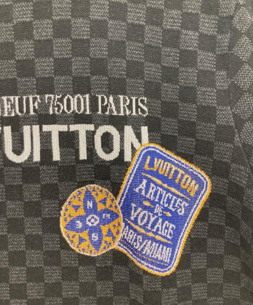 LOUIS VUITTON（ルイ ヴィトン）LOUIS VUITTON (ルイ ヴィトン) ダミエ ショートスリーブ シグネチャークルーネック ブラック サイズ:Mの古着・服飾アイテム