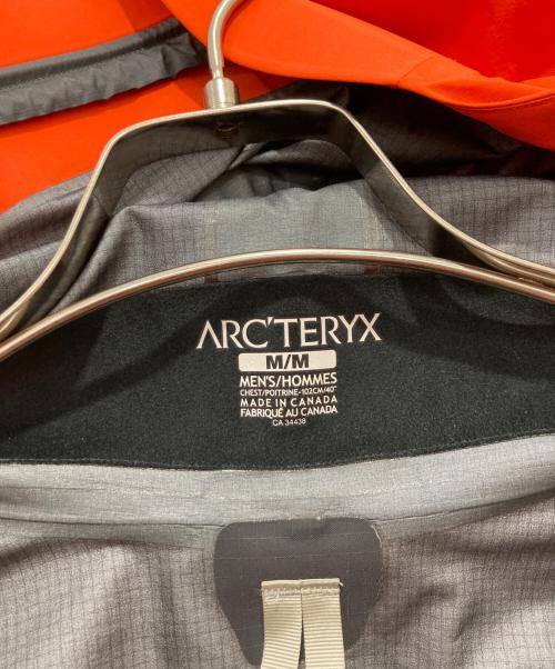 ARC'TERYX（アークテリクス）ARC'TERYX (アークテリクス) ALPHA SV JACKET レッド サイズ:Mの古着・服飾アイテム