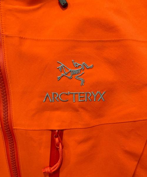 ARC'TERYX（アークテリクス）ARC'TERYX (アークテリクス) ALPHA SV JACKET レッド サイズ:Mの古着・服飾アイテム