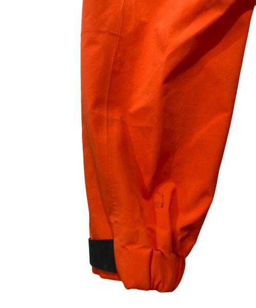 ARC'TERYX（アークテリクス）ARC'TERYX (アークテリクス) ALPHA SV JACKET レッド サイズ:Mの古着・服飾アイテム