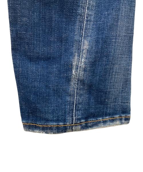 DSQUARED2（ディースクエアード）DSQUARED2 (ディースクエアード) Dark Reveal Wash Sexy Twist Jeans インディゴ サイズ:42の古着・服飾アイテム