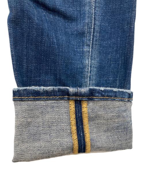 DSQUARED2（ディースクエアード）DSQUARED2 (ディースクエアード) Dark Reveal Wash Sexy Twist Jeans インディゴ サイズ:42の古着・服飾アイテム