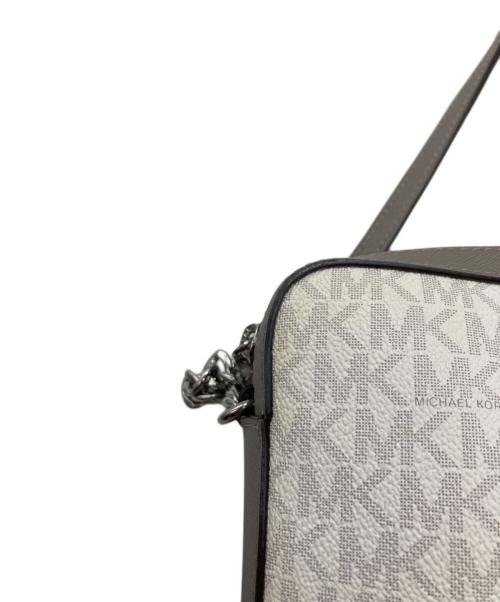 MICHAEL KORS（マイケル・コース）MICHAEL KORS (マイケル・コース) ショルダーバッグ ホワイトの古着・服飾アイテム