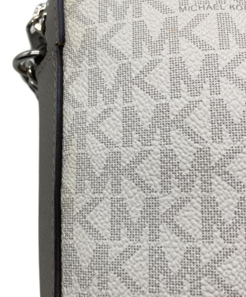 MICHAEL KORS（マイケル・コース）MICHAEL KORS (マイケル・コース) ショルダーバッグ ホワイトの古着・服飾アイテム