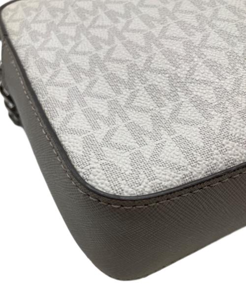 MICHAEL KORS（マイケル・コース）MICHAEL KORS (マイケル・コース) ショルダーバッグ ホワイトの古着・服飾アイテム