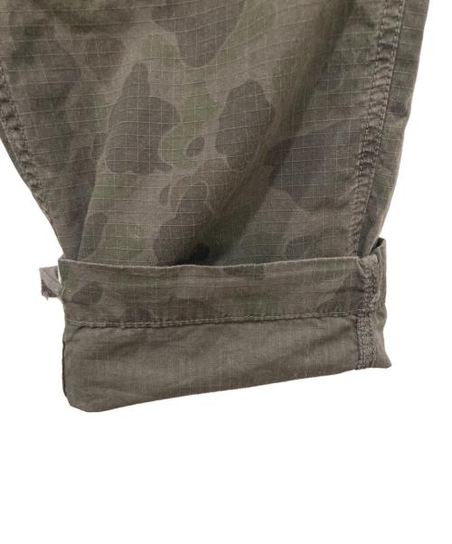 CarHartt（カーハート）CarHartt (カーハート) Camo DUCK CARGO PANT グレー×カーキ サイズ:30×32の古着・服飾アイテム