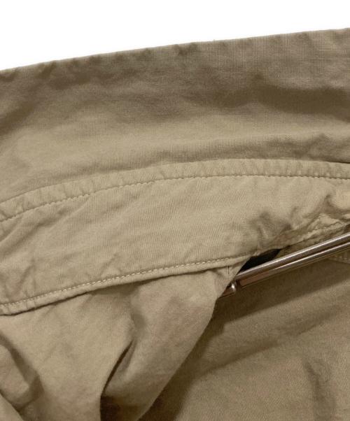 45R（フォーティファイブ・アール）45R (フォーティファイブ・アール) コンパクトダンプの908ローファー比翼シャツ ベージュ サイズ:Mの古着・服飾アイテム