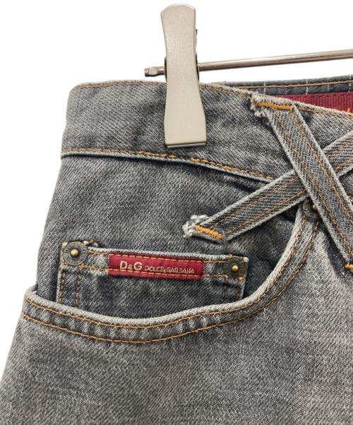 DOLCE & GABBANA（ドルチェ＆ガッバーナ）DOLCE & GABBANA (ドルチェ＆ガッバーナ) メタルプレート ストレート ブラックデニム グレー サイズ:W32の古着・服飾アイテム